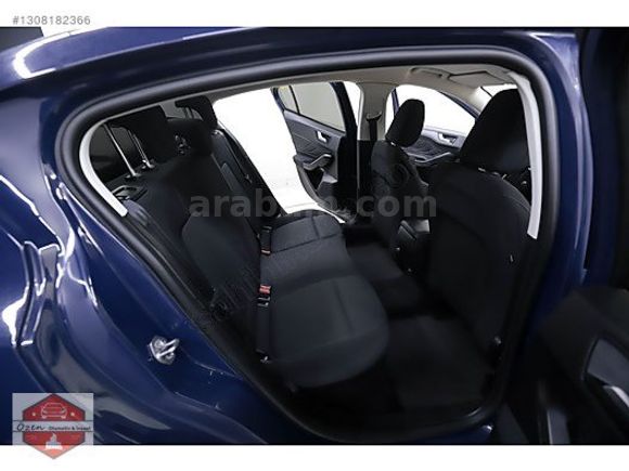 ÖZEN OTOMOTİV'DEN 2021 FORD FOCUS ÖZEL RENK %20 KDV Lİ