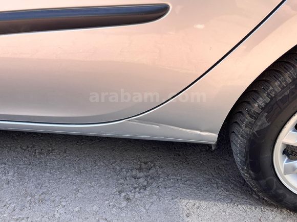 ACİL DÜŞÜK KM KADIN SAHİBİNDEN  Renault Clio 3  1.2 Extreme 2009 Model