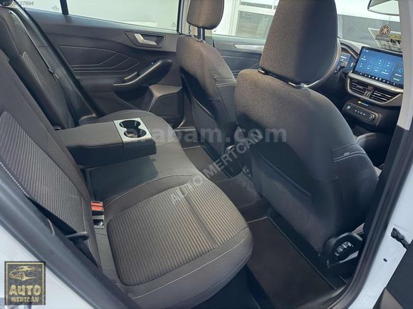 HATASIZ BOYASIZ 2025 ÇIKIŞLI 1.5 ECOBLUE TİTANİUM X KM 34 BİNDE