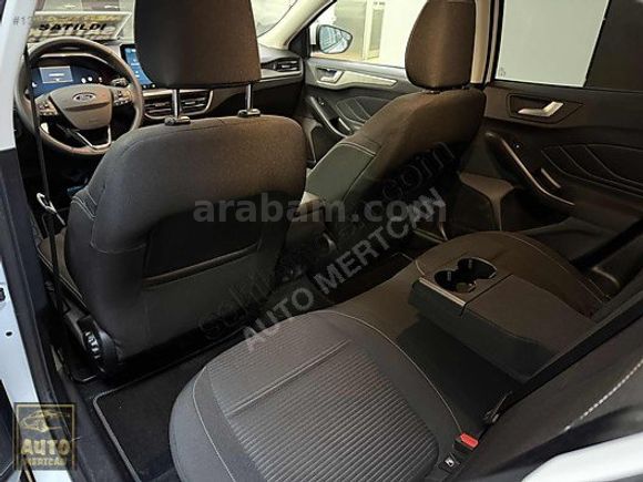 HATASIZ BOYASIZ 2025 ÇIKIŞLI 1.5 ECOBLUE TİTANİUM X KM 35 BİNDE