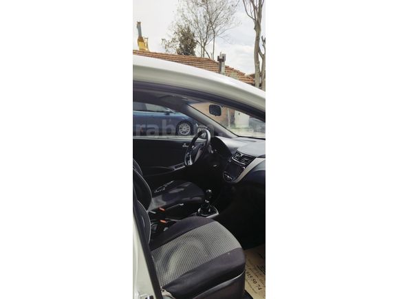 Sahibinden Hyundai Accent Blue 1.6 CRDI Mode 2014 Model