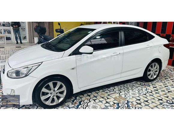 R&S MOTORS ACCENT 2017 ÇIKIŞLI 178 BİN FULL+FULL K.K. 12 TAK.