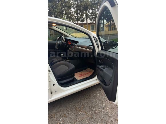 2015 MODEL İLK SAHİBİNDEN FIRSAT ARACI
