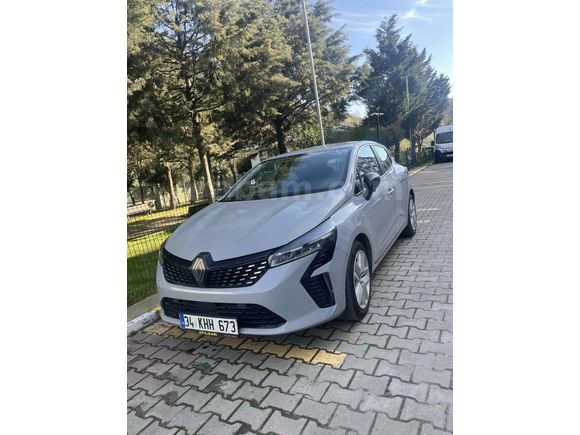 Sahibinden Renault Clio 1.0 TCe Evolution 2024 Model  40.000 km Gri