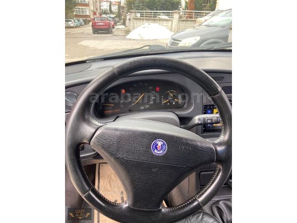 BOYASIZ DEĞİŞENSİZ BENZİNLİ SAAB 900 TURBO