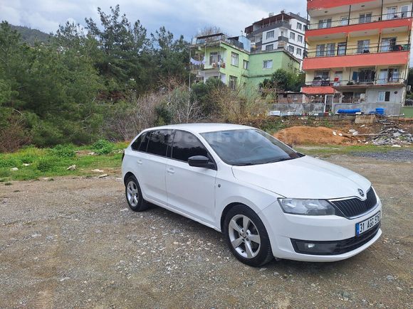 Sahibinden Skoda Rapid 1.6 TDI Spaceback Elegance 2015 Model  320.000 km Beyaz