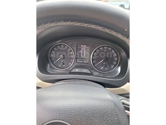 Sahibinden Skoda Rapid 1.6 TDI Spaceback Elegance 2015 Model  320.000 km Beyaz
