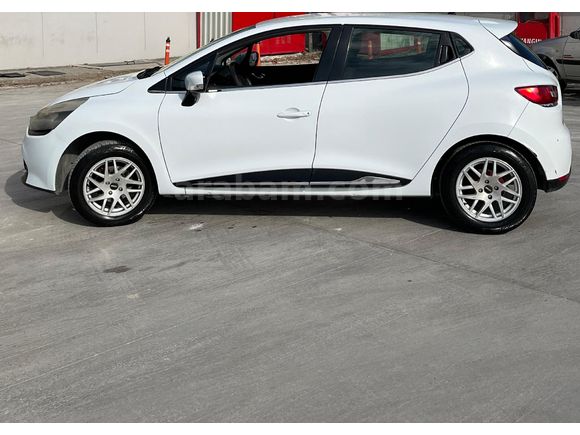 Hatasız Boyasız Değişensiz Renault Clio 1.2 Joy 2015 Model