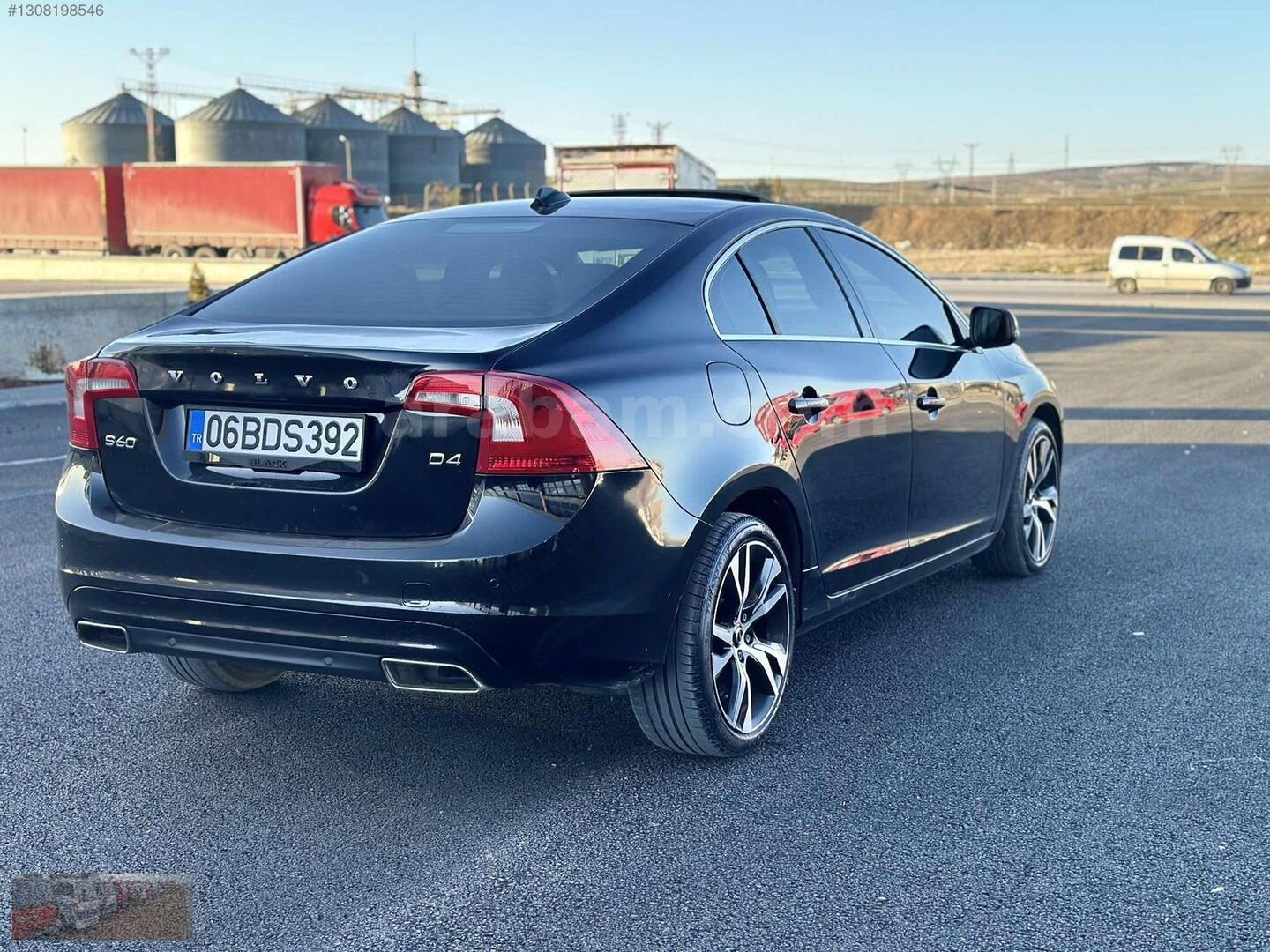 SİYAH İNCİ VOLVO S60 2018 MODEL 3