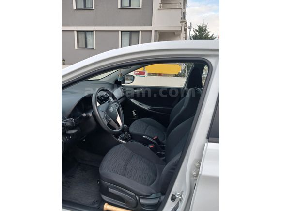 Sahibinden Hyundai Accent Blue 1.4 D-CVVT Mode Plus 2017 Model