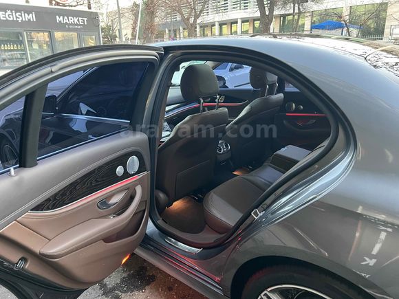 Sahibinden 2018 çıkışlı E 180 AMG 2017 Model 160.000 km 