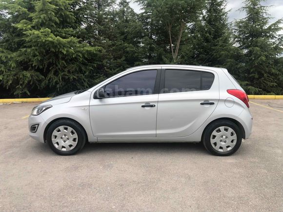 ACİL TEK RAKAM Hyundai i20 SIFIR VİZELİ BAKIMLI 