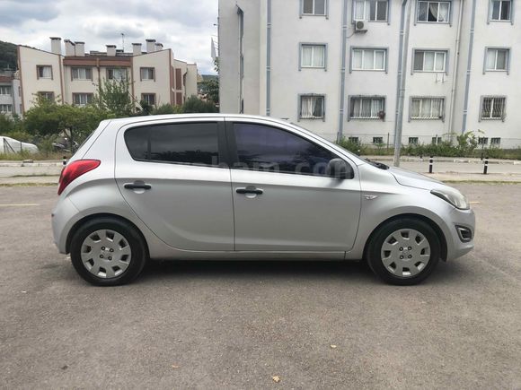 ACİL TEK RAKAM Hyundai i20 SIFIR VİZELİ BAKIMLI 