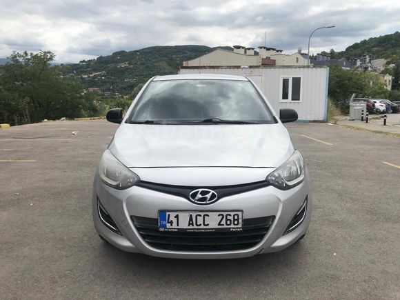 ACİL TEK RAKAM Hyundai i20 SIFIR VİZELİ BAKIMLI 