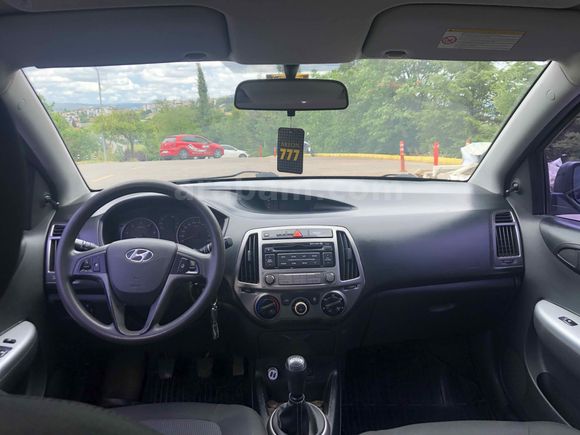 ACİL TEK RAKAM Hyundai i20 SIFIR VİZELİ BAKIMLI 