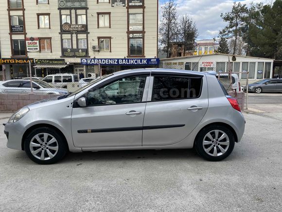 Sahibinden Renault Clio 1.5 dCi Authentique 2006 Model  246.000 km Gri