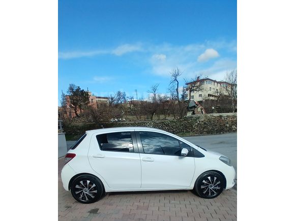 Öğretmenden  Alacağım aracı buldugum icin.Toyota Yaris 1.33 Cool 2013 Model