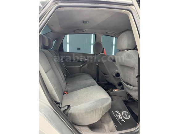 Sahibinden Ford Focus 2.0 Ghia 2001 Model 