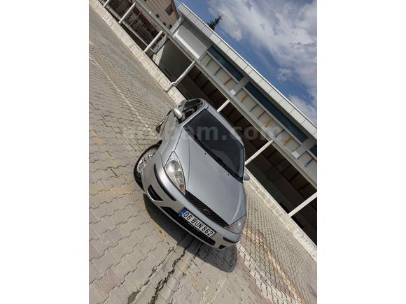 Sahibinden Ford Focus 2.0 Ghia 2001 Model 