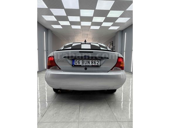 Sahibinden Ford Focus 2.0 Ghia 2001 Model 