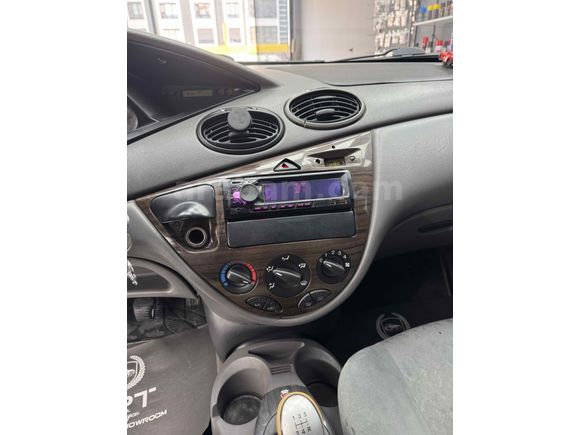 Sahibinden Ford Focus 2.0 Ghia 2001 Model 