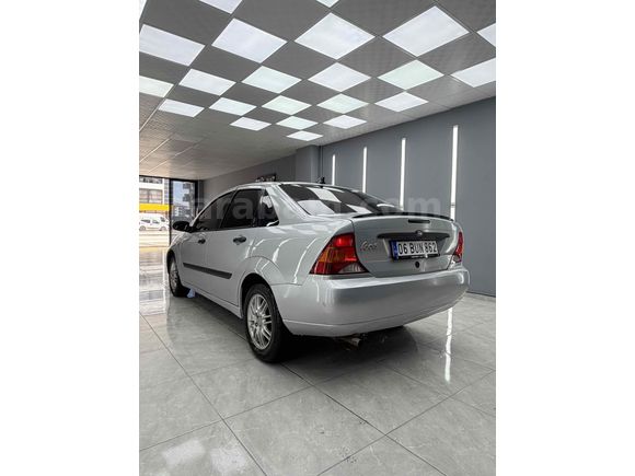 Sahibinden Ford Focus 2.0 Ghia 2001 Model 