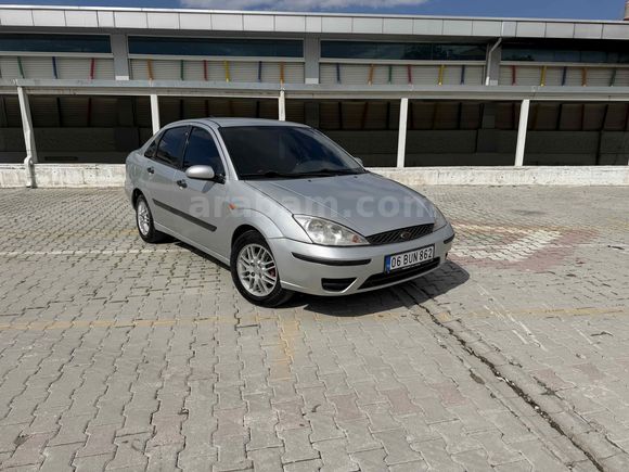 Sahibinden Ford Focus 2.0 Ghia 2001 Model 