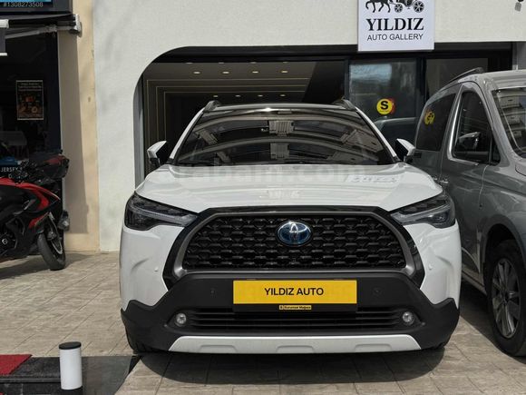 BOYASIZ DEĞİŞENSİZ COROLLA CROSS PASSION 2023 MODEL