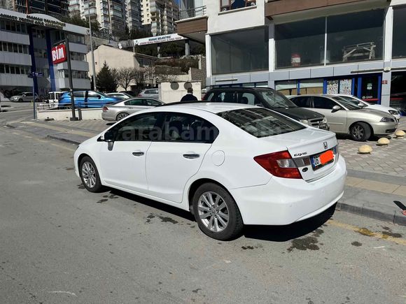 Sahibinden Honda Civic 1.6i VTEC Elegance 2012 Model 