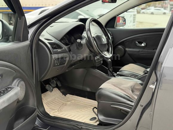 Galeriden Renault Fluence 1.5 dCi Extreme 2010 Model Van