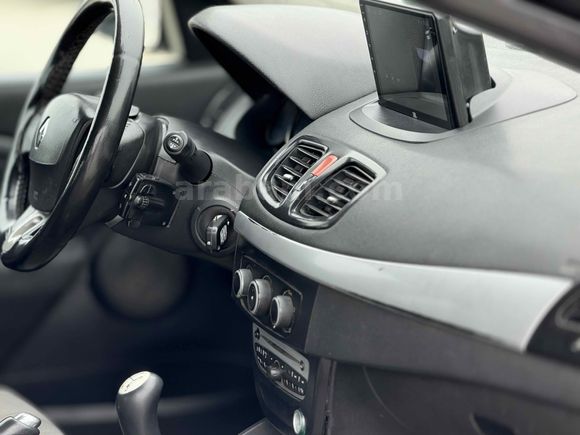Galeriden Renault Fluence 1.5 dCi Extreme 2010 Model Van