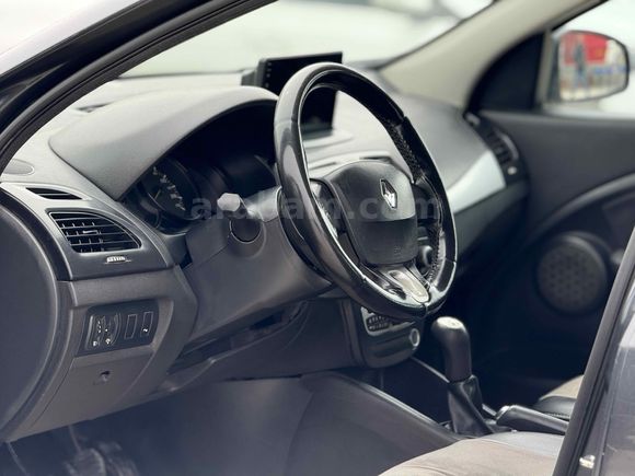 Galeriden Renault Fluence 1.5 dCi Extreme 2010 Model Van