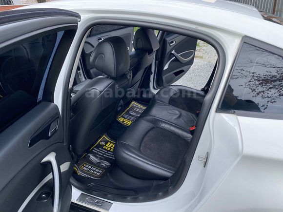 Sahibinden Citroen C5 1.6 e-HDi Executive 2013 Model  144.000 km Beyaz