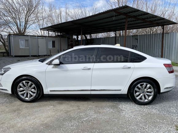 Sahibinden Citroen C5 1.6 e-HDi Executive 2013 Model  144.000 km Beyaz