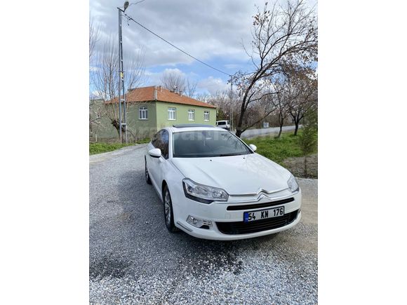 Sahibinden Citroen C5 1.6 e-HDi Executive 2013 Model  144.000 km Beyaz