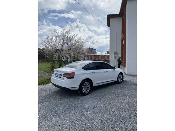 Sahibinden Citroen C5 1.6 e-HDi Executive 2013 Model  144.000 km Beyaz
