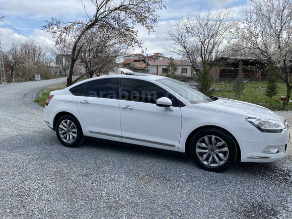 Sahibinden Citroen C5 1.6 e-HDi Executive 2013 Model  144.000 km Beyaz