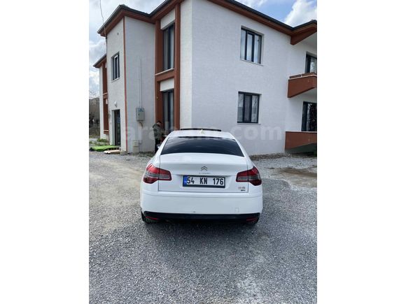 Sahibinden Citroen C5 1.6 e-HDi Executive 2013 Model  144.000 km Beyaz