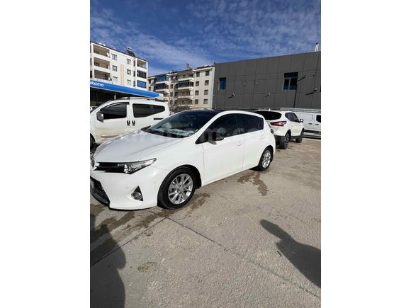 Sahibinden Toyota Auris 1.4 D-4D Premium 2013 Model 