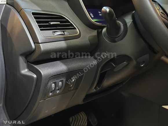 VURAL OTOMOTIV/2024 RENAULT MEGANE 1.3TCE ICON HATASIZ BOYASIZ