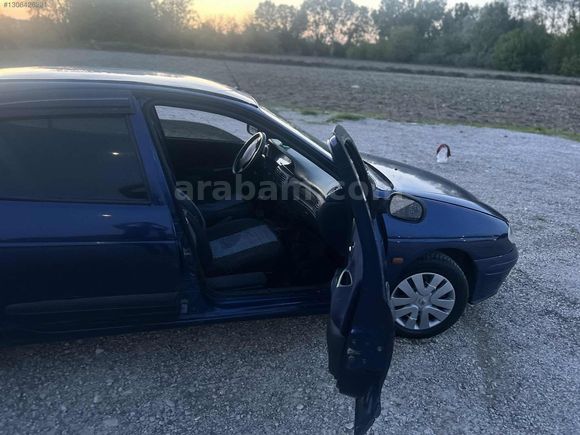 2003model Megane1 makyajlıkasa Klimalı 1.4motor 16 Valf