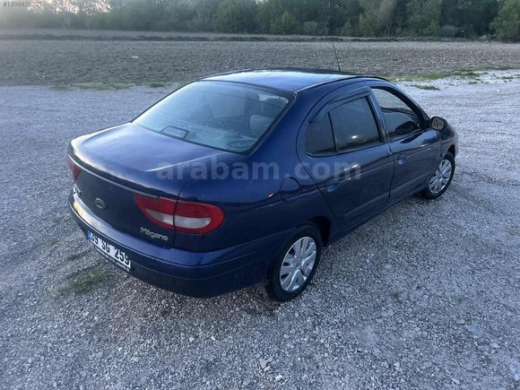2003model Megane1 makyajlıkasa Klimalı 1.4motor 16 Valf