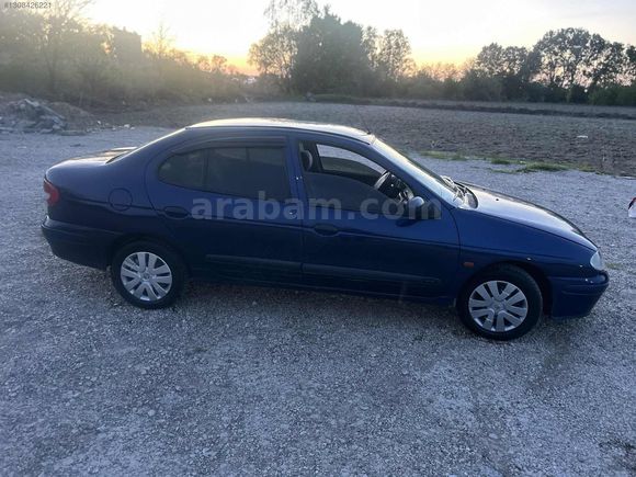 2003model Megane1 makyajlıkasa Klimalı 1.4motor 16 Valf