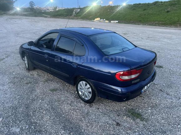 2003model Megane1 makyajlıkasa Klimalı 1.4motor 16 Valf