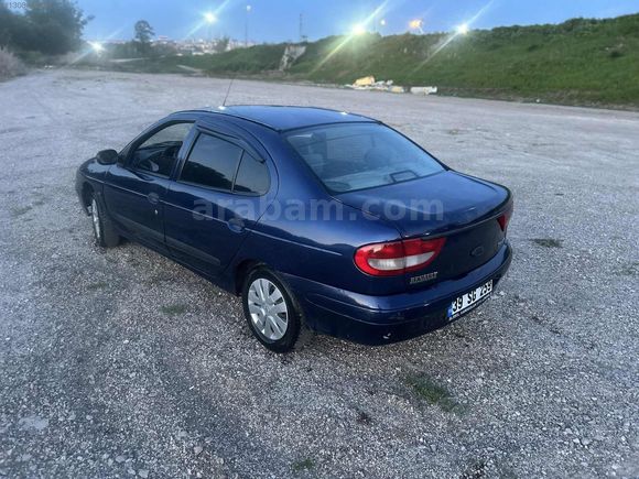 2003model Megane1 makyajlıkasa Klimalı 1.4motor 16 Valf