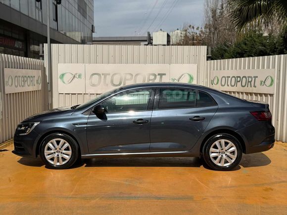 KÖŞK'TEN 2022 RENAULT MEGANE JOY 1.3 TCE DÜŞÜK KM