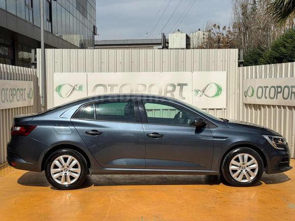 KÖŞK'TEN 2022 RENAULT MEGANE JOY 1.3 TCE DÜŞÜK KM