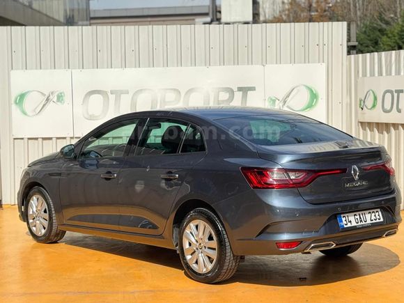 KÖŞK'TEN 2022 RENAULT MEGANE JOY 1.3 TCE DÜŞÜK KM