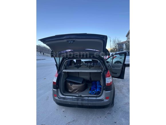 Sahibinden Renault Scenic 1.6 Privilege 2005 Model 