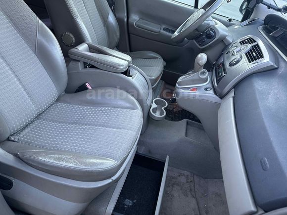 Sahibinden Renault Scenic 1.6 Privilege 2005 Model 